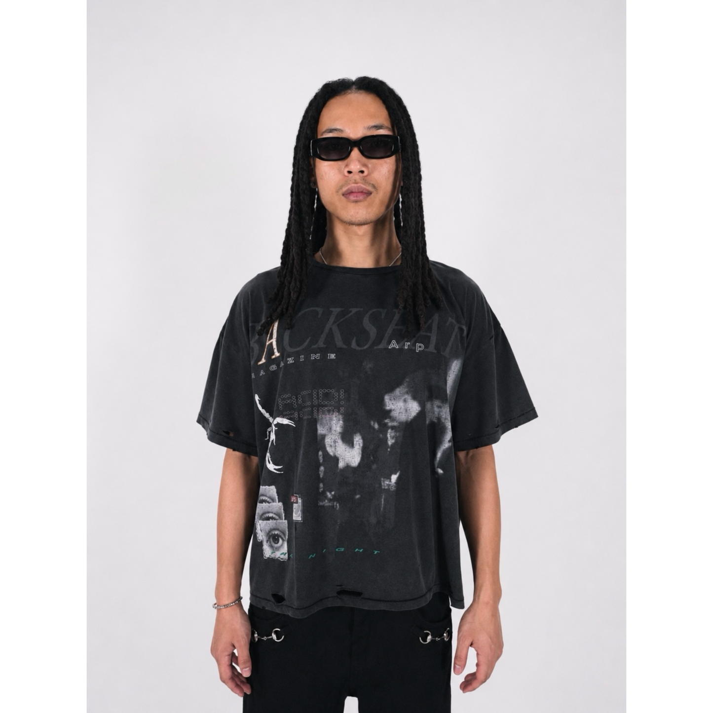 MAGAZINE TEE